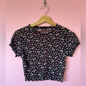 💐BNWOT FLORAL MESH BLACK T SHIRT WITH LETTUCE TRIM💐